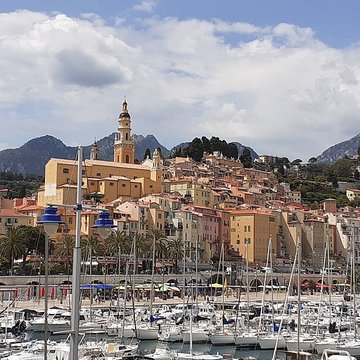 Eglise Saint-Michel, chapelle de la Conception et leurs abords