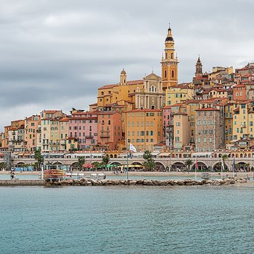 Eglise Saint-Michel, chapelle de la Conception et leurs abords