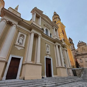 Eglise Saint-Michel, chapelle de la Conception et leurs abords