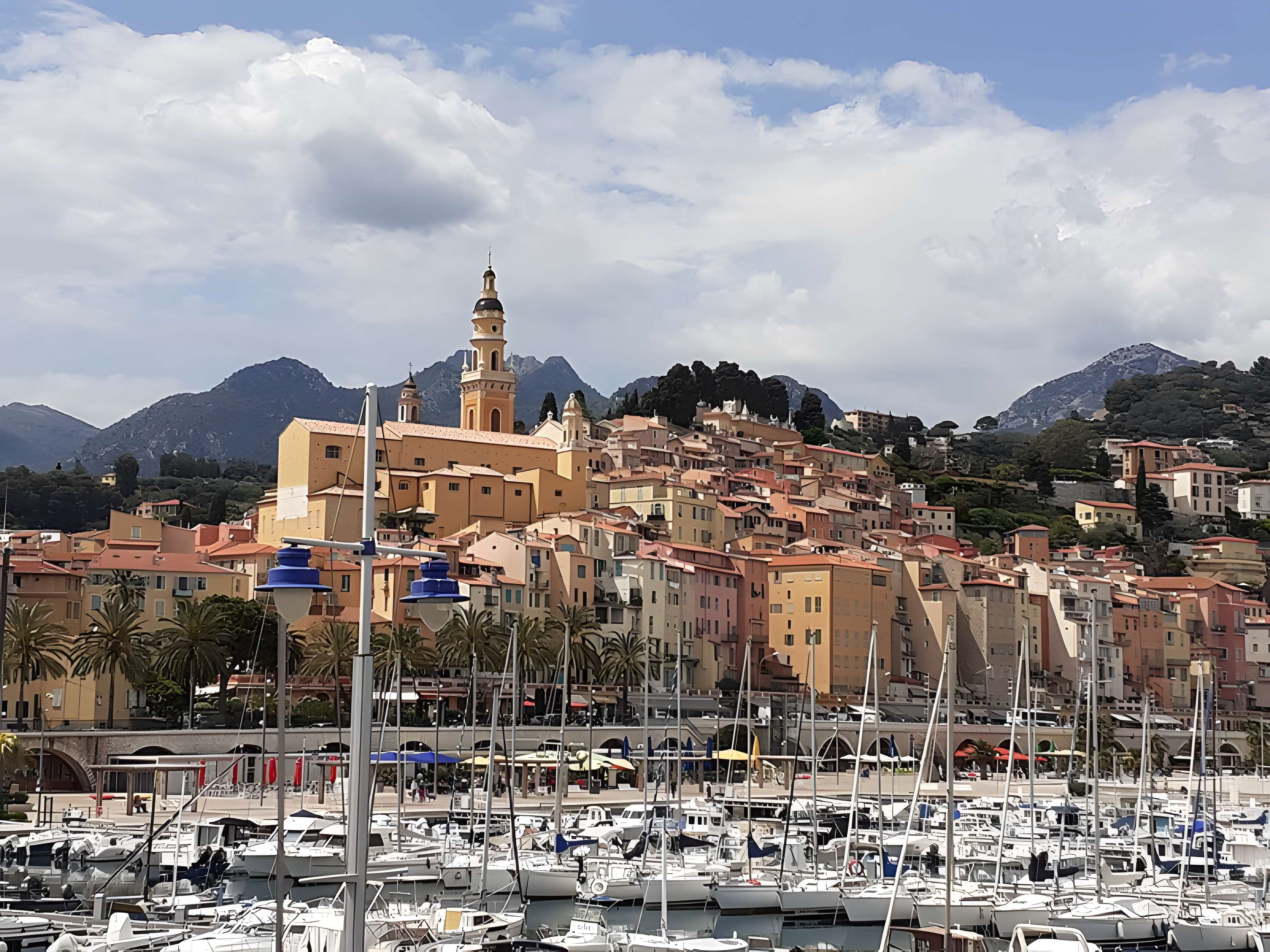 Eglise Saint-Michel, chapelle de la Conception et leurs abords