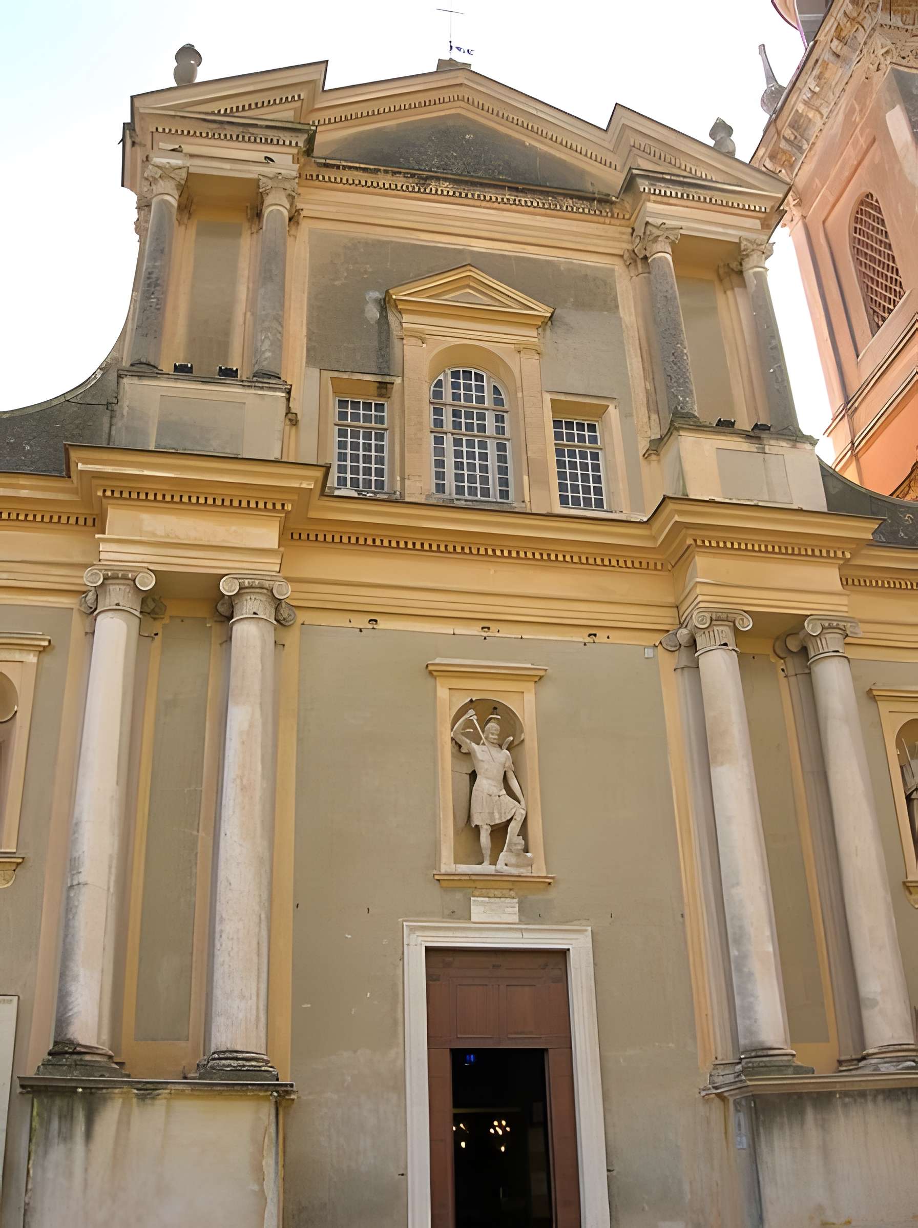 Eglise Saint-Michel, chapelle de la Conception et leurs abords