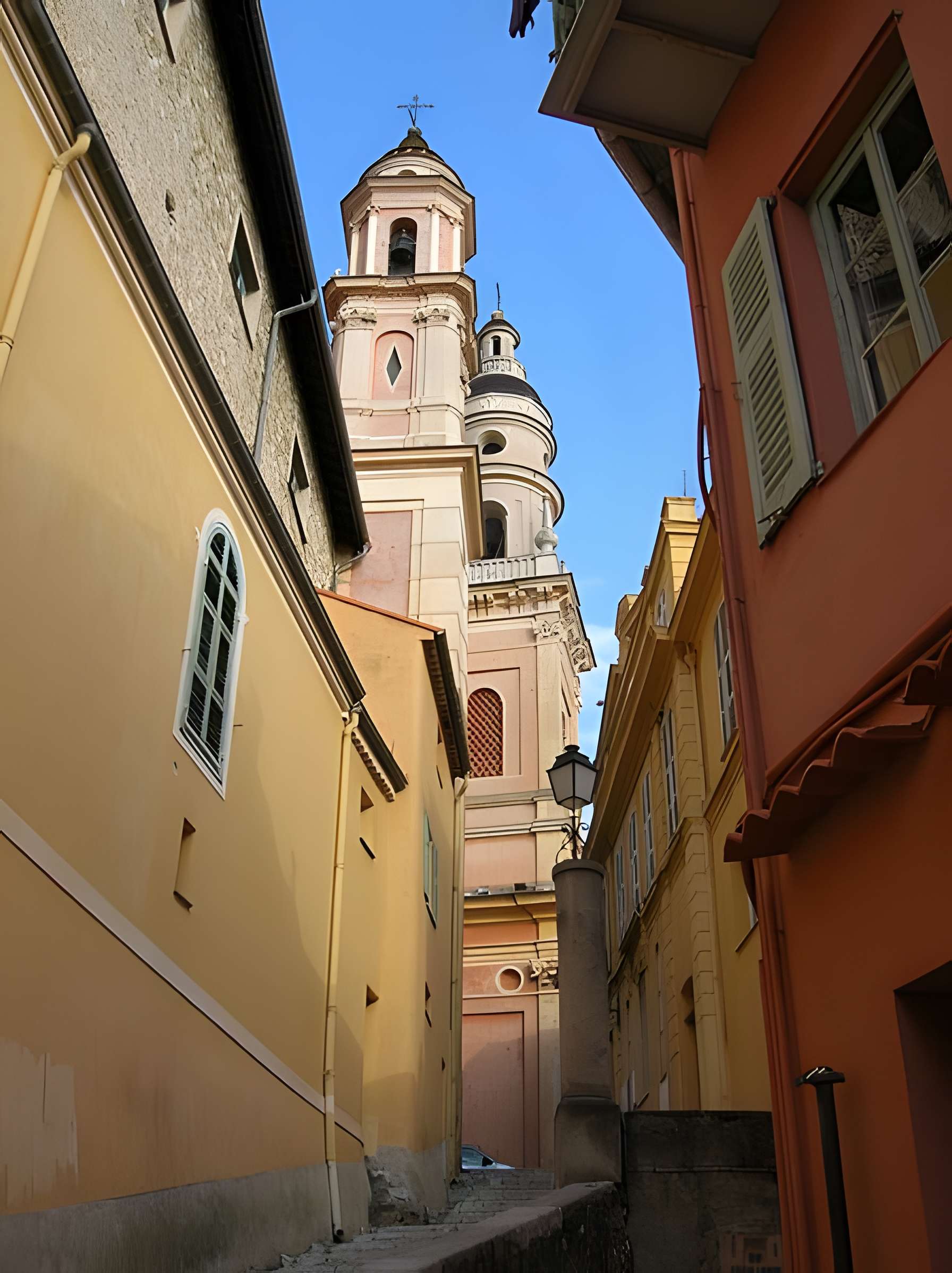 Eglise Saint-Michel, chapelle de la Conception et leurs abords