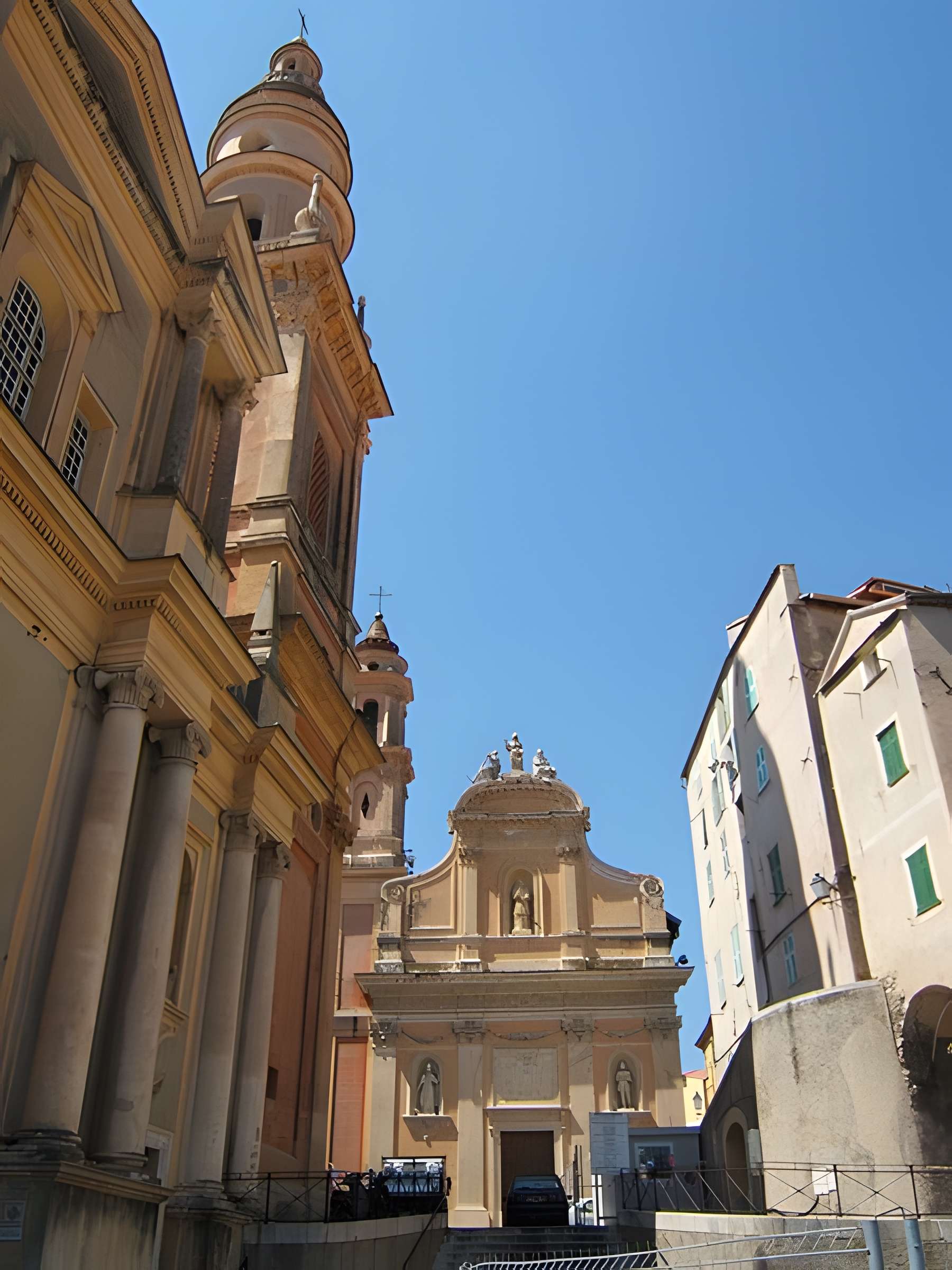 Eglise Saint-Michel, chapelle de la Conception et leurs abords