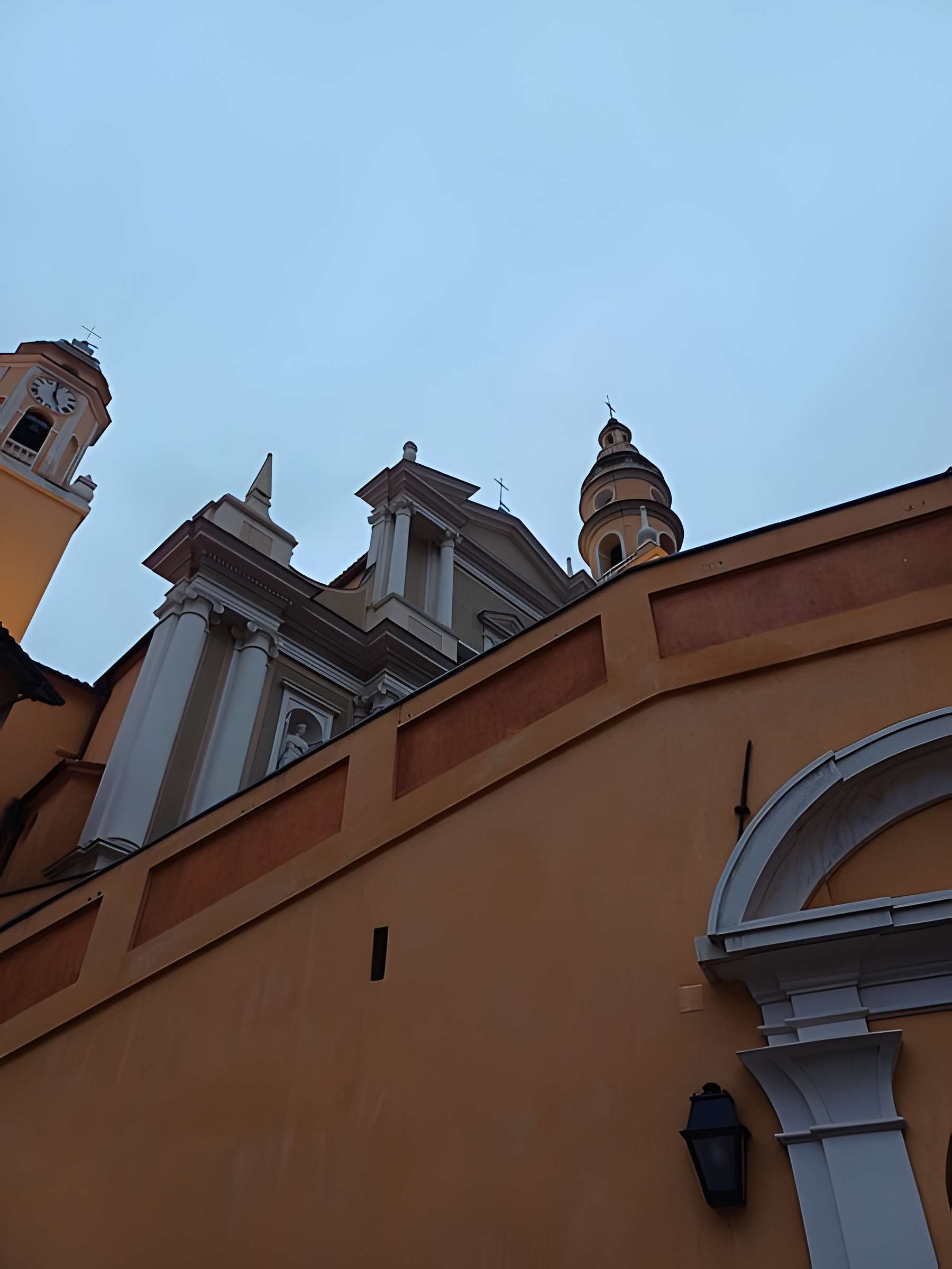 Eglise Saint-Michel, chapelle de la Conception et leurs abords