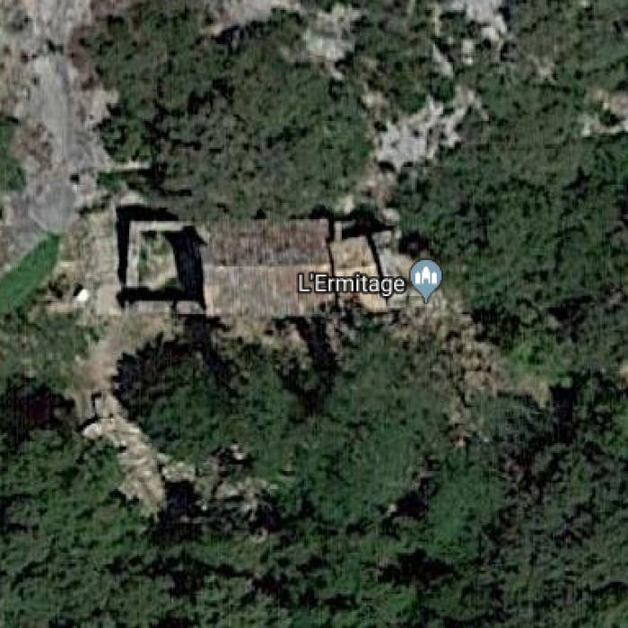 Photo de Ermitage tel quil est délimité par un mur denceinte