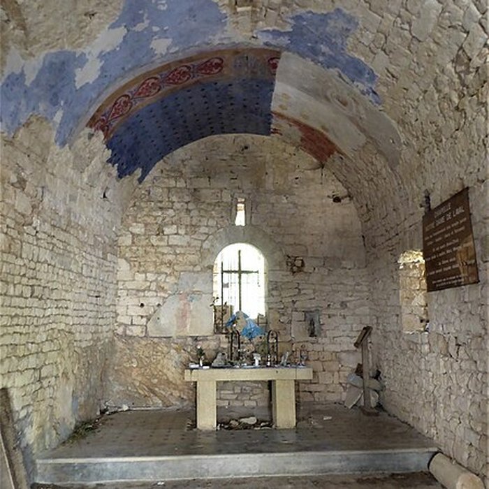 Photo de Ermitage tel quil est délimité par un mur denceinte