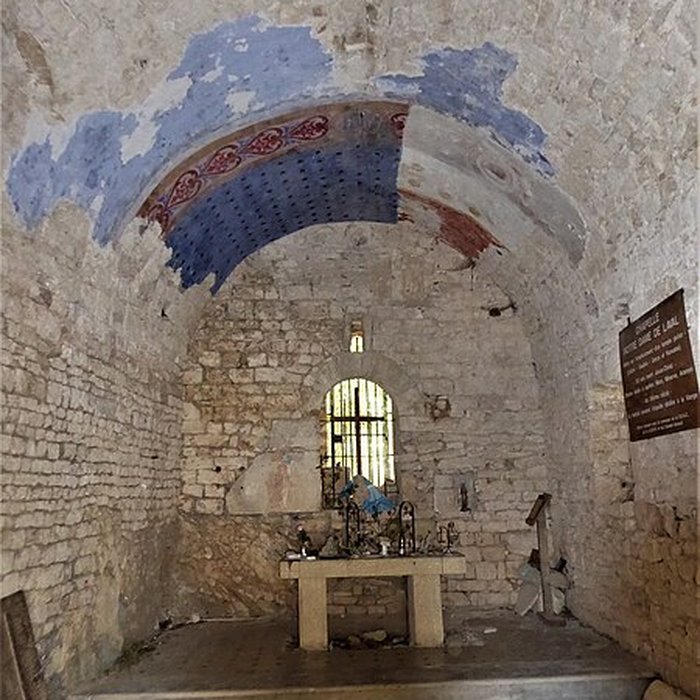 Photo de Ermitage tel quil est délimité par un mur denceinte