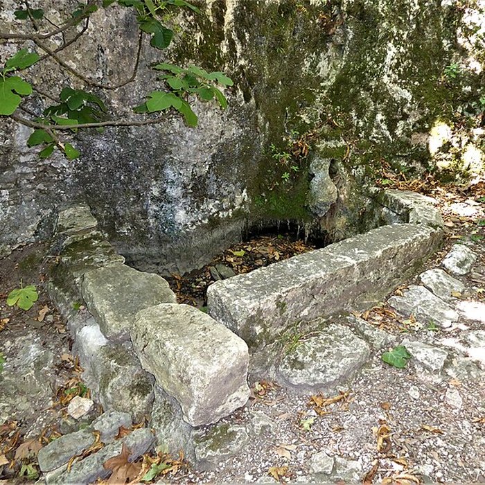 Photo de Ermitage tel quil est délimité par un mur denceinte