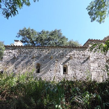 Ermitage tel quil est délimité par un mur denceinte