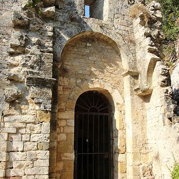 Ermitage tel quil est délimité par un mur denceinte