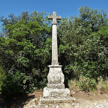 Ermitage tel quil est délimité par un mur denceinte
