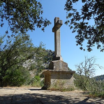 Ermitage tel quil est délimité par un mur denceinte