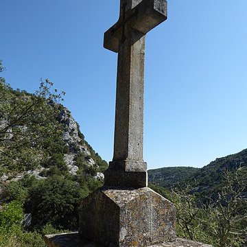 Ermitage tel quil est délimité par un mur denceinte