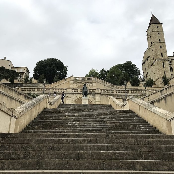 Photo de Escalier monumental dAuch