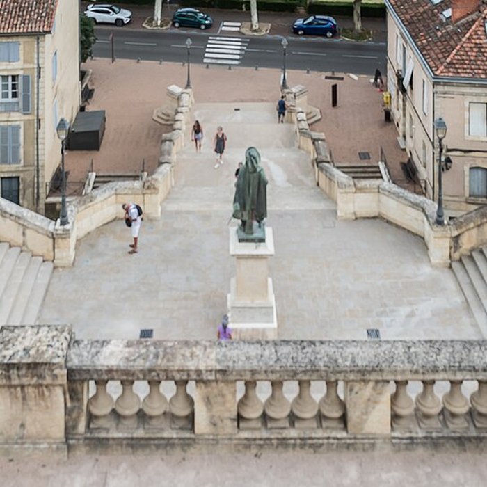 Photo de Escalier monumental dAuch