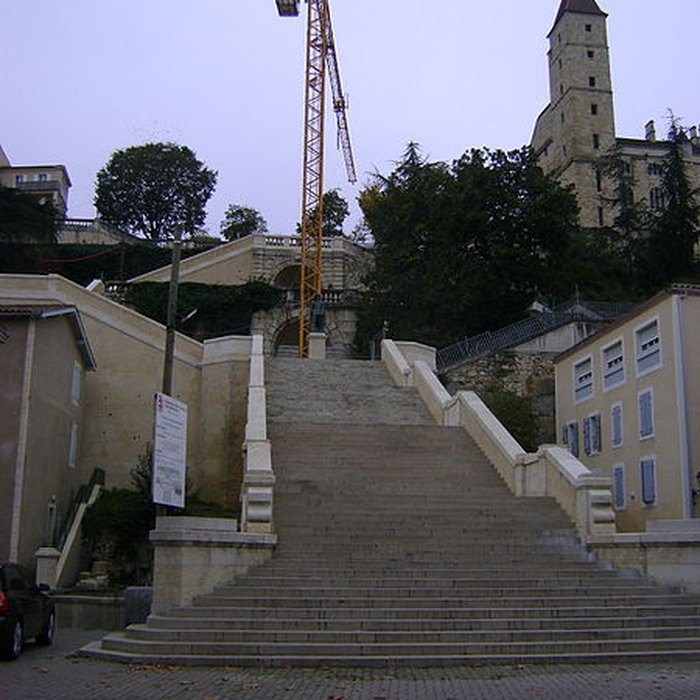 Photo de Escalier monumental dAuch