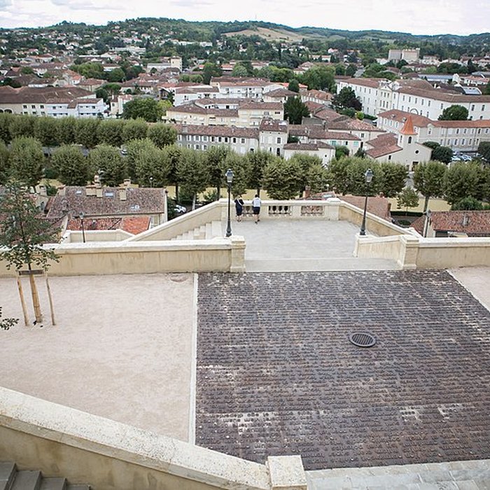 Photo de Escalier monumental dAuch