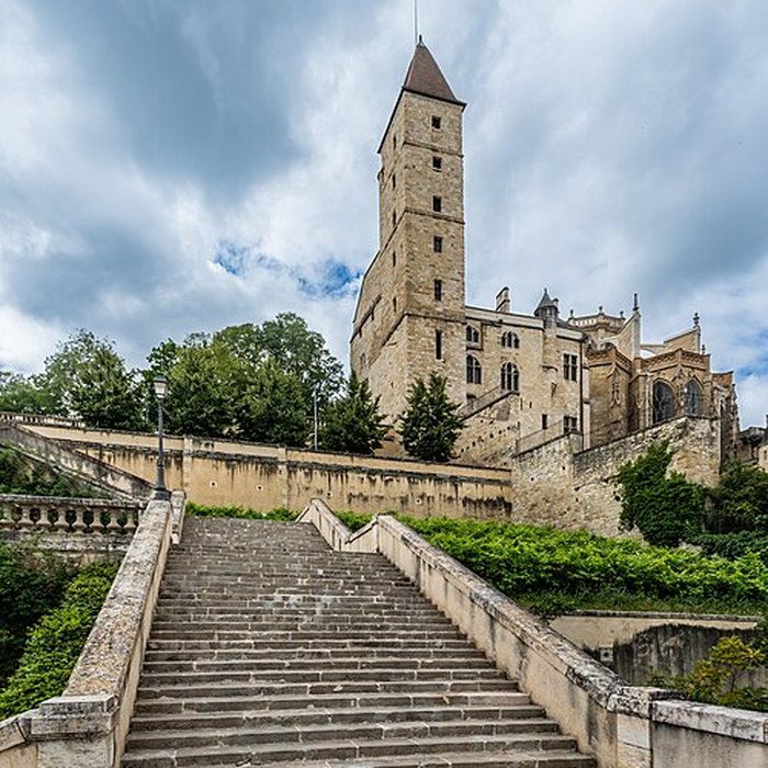 Photo de Escalier monumental dAuch