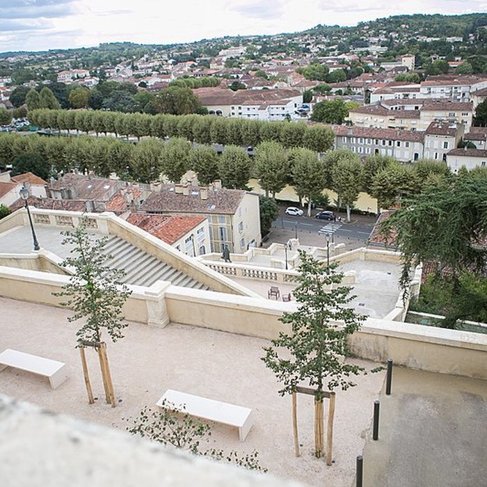 Photo de Escalier monumental dAuch