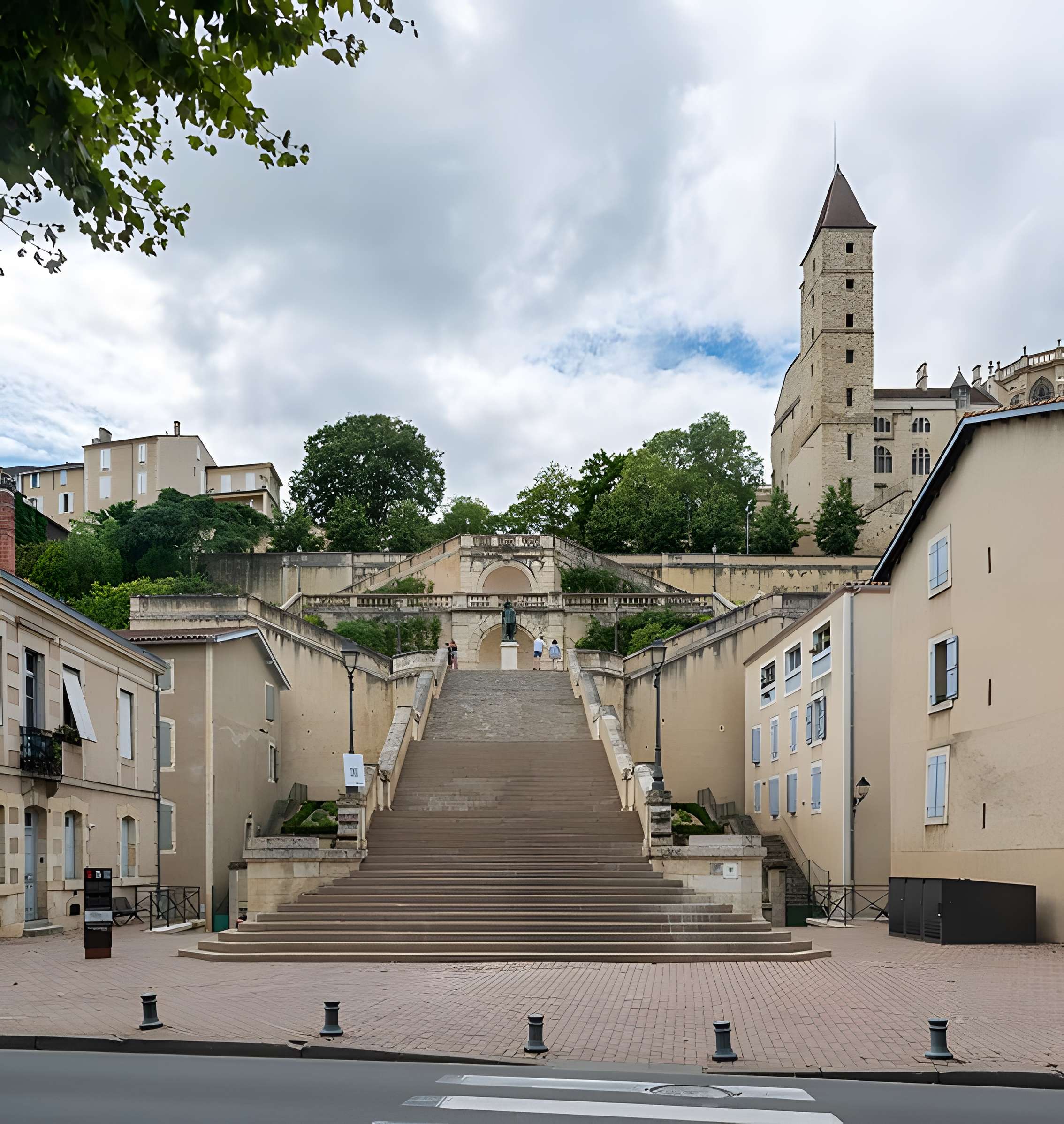 Escalier monumental d'Auch