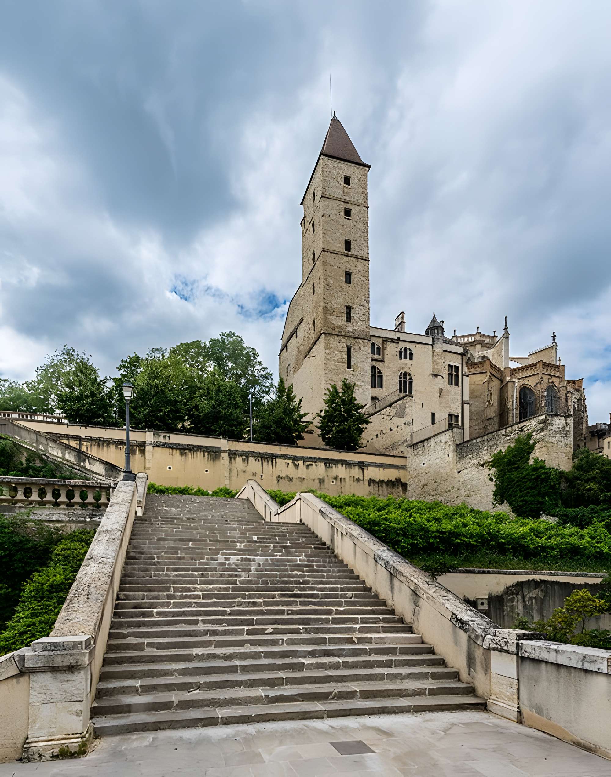 Escalier monumental d'Auch