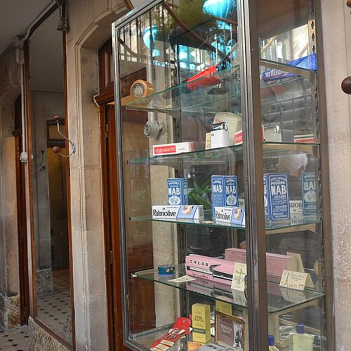 Photo de Établissement de bains Pommer à Avignon