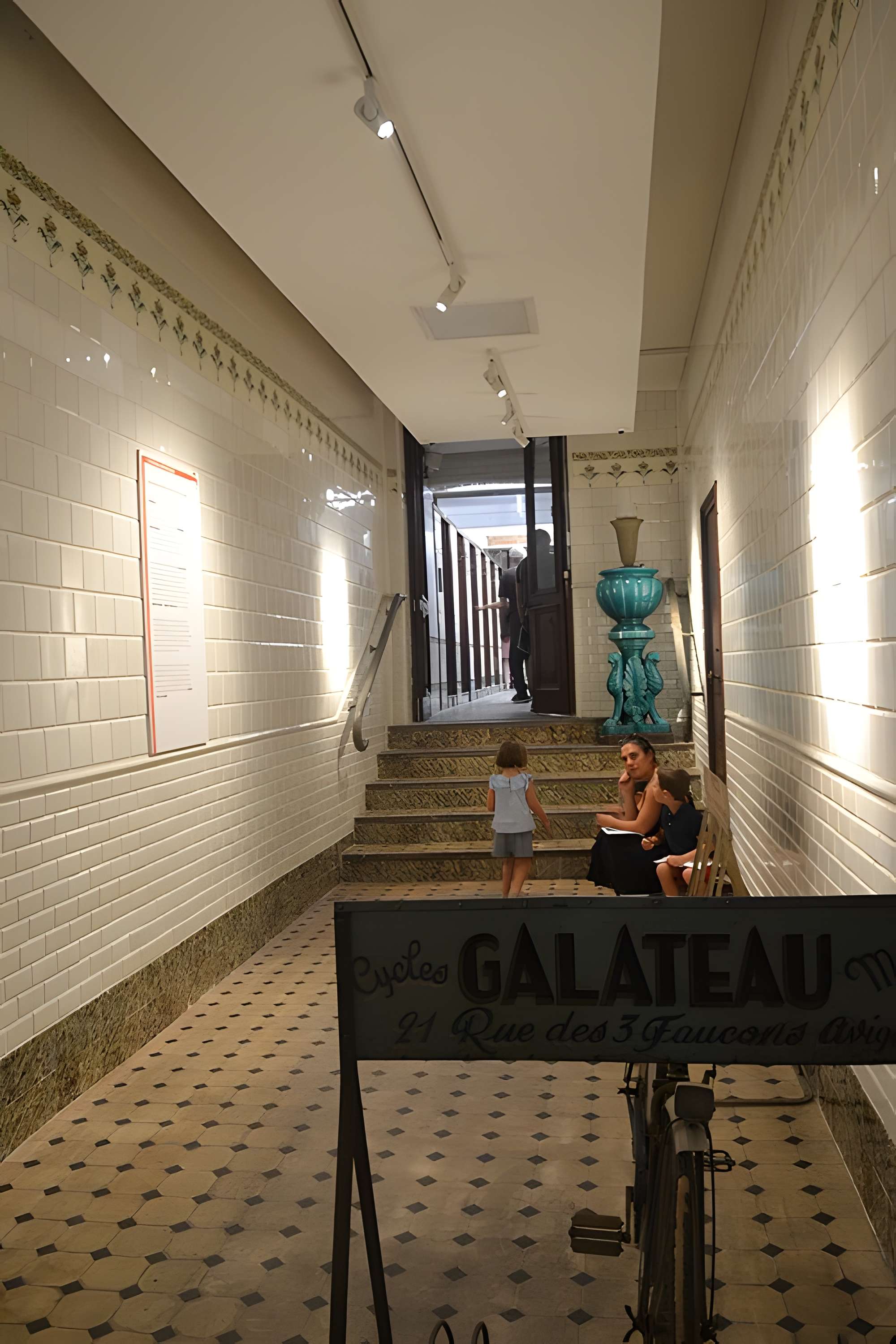 Établissement de bains Pommer à Avignon