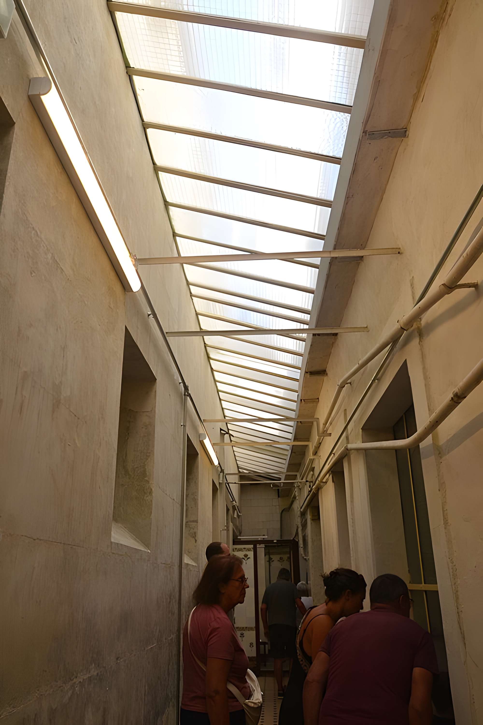 Établissement de bains Pommer à Avignon