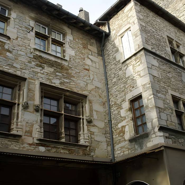 Photo de Étages de la maison Place des Conques à Villeneuve 