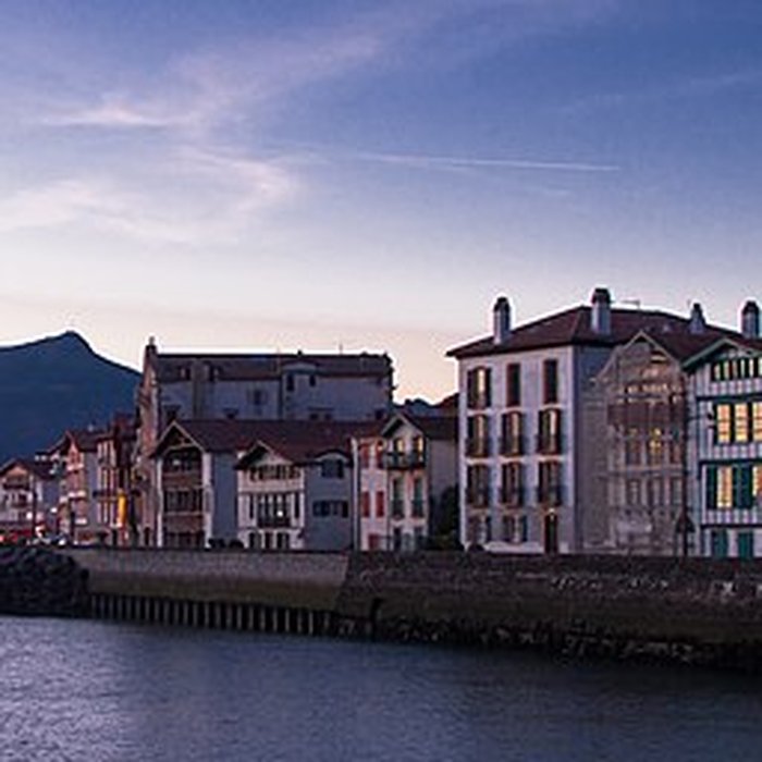 Photo de Feu amont dalignement du port de Ciboure