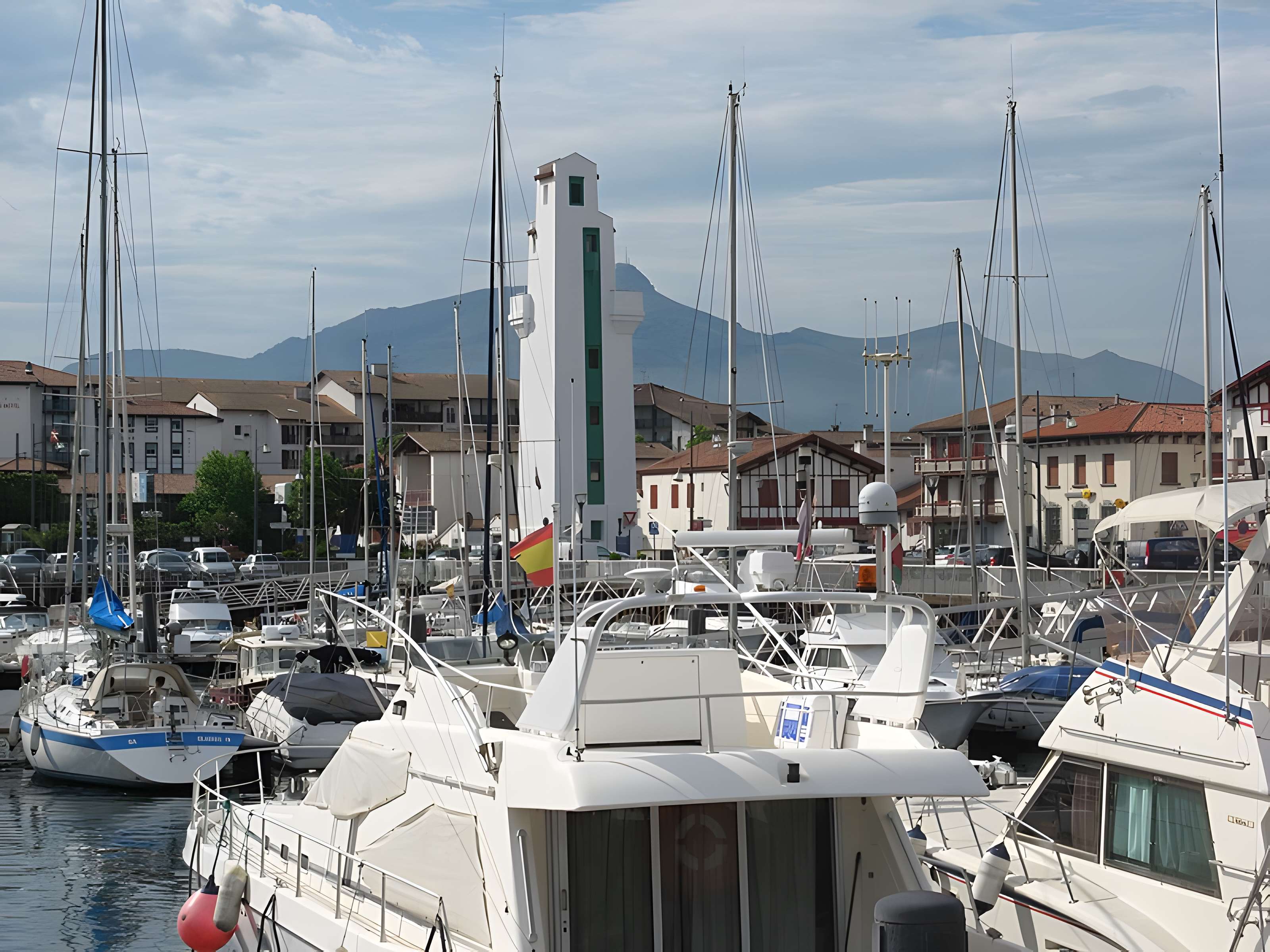 Feu amont d'alignement du port de Ciboure
