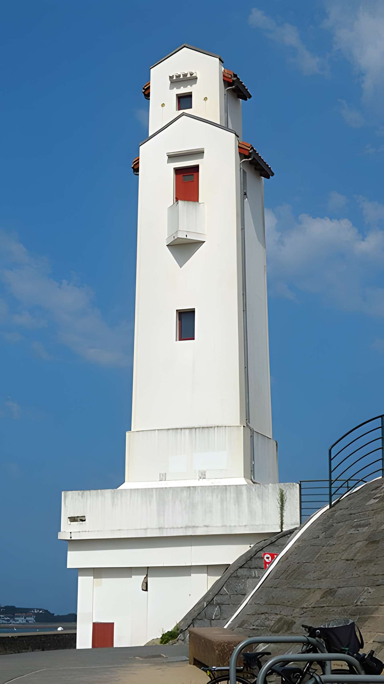 Feu aval d'alignement du port à Saint-Jean-de-Luz