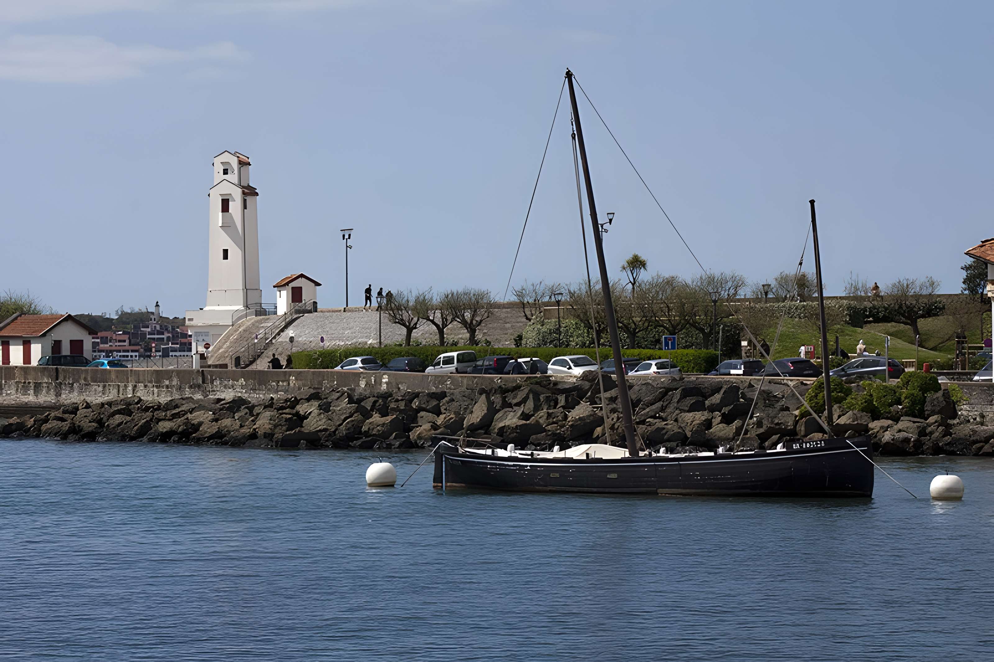 Feu aval d'alignement du port à Saint-Jean-de-Luz