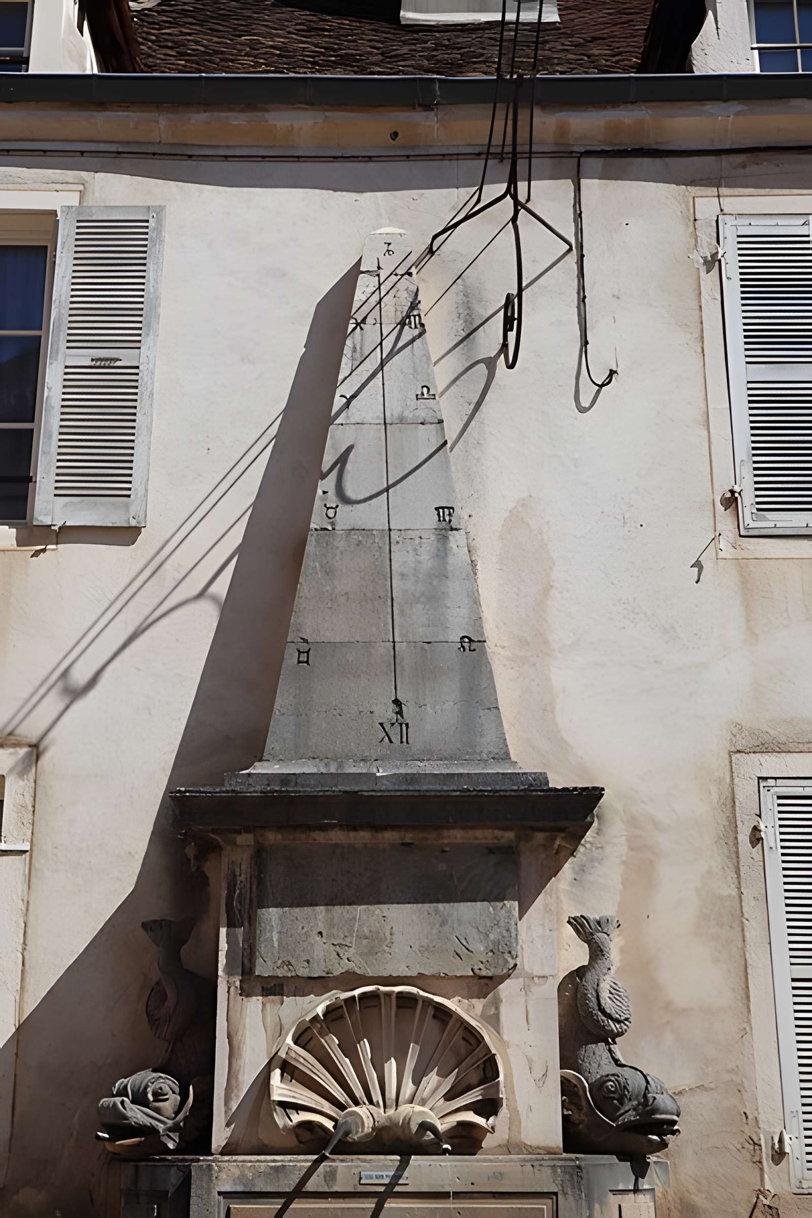 Fontaine aux Dauphins de Givry