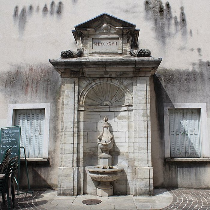 Photo de Fontaine aux Dauphins de Lons-le-Saunier