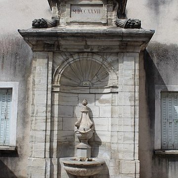 Fontaine aux Dauphins de Lons-le-Saunier