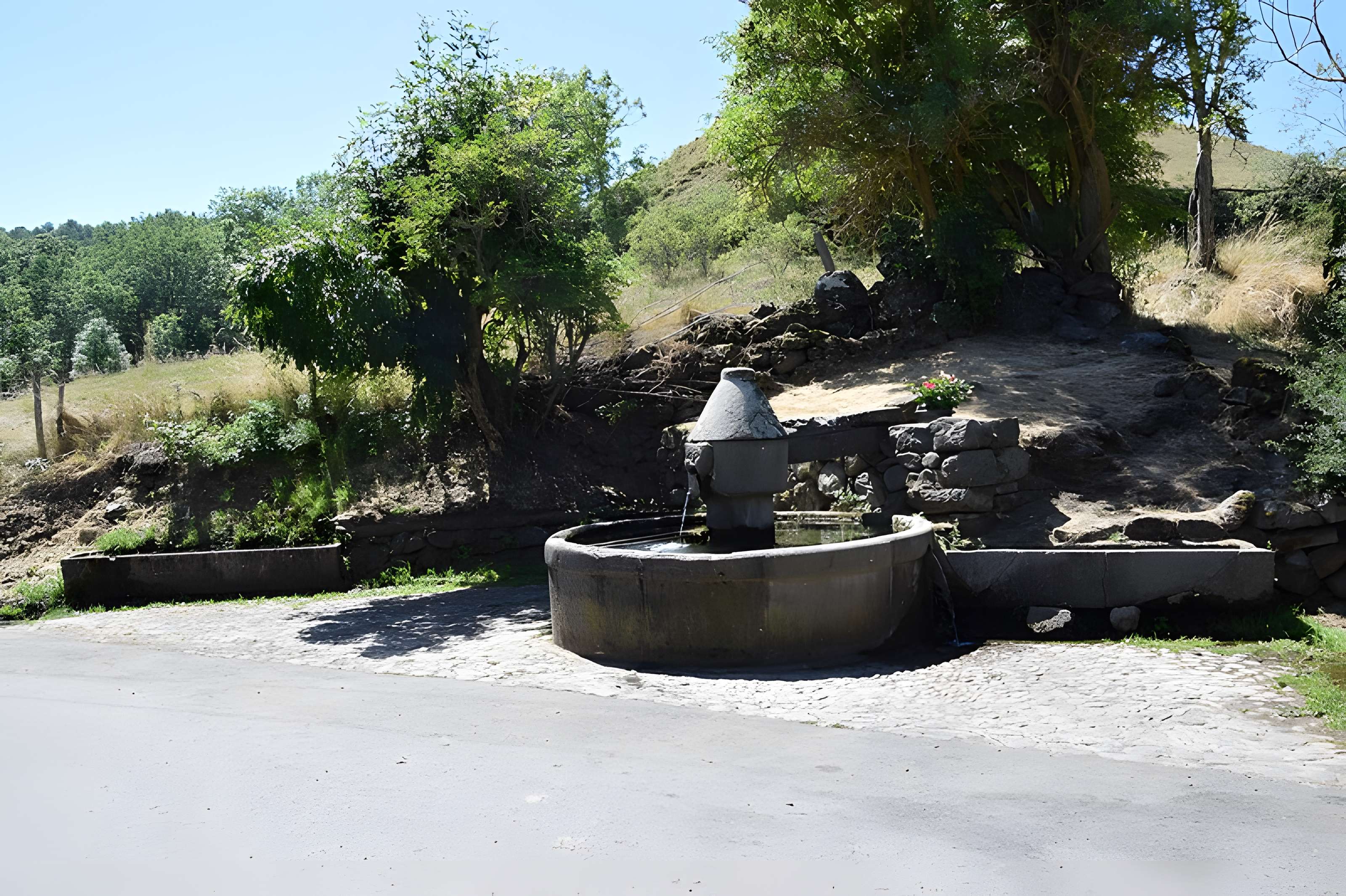 Fontaine d'Albepierre-Bredons