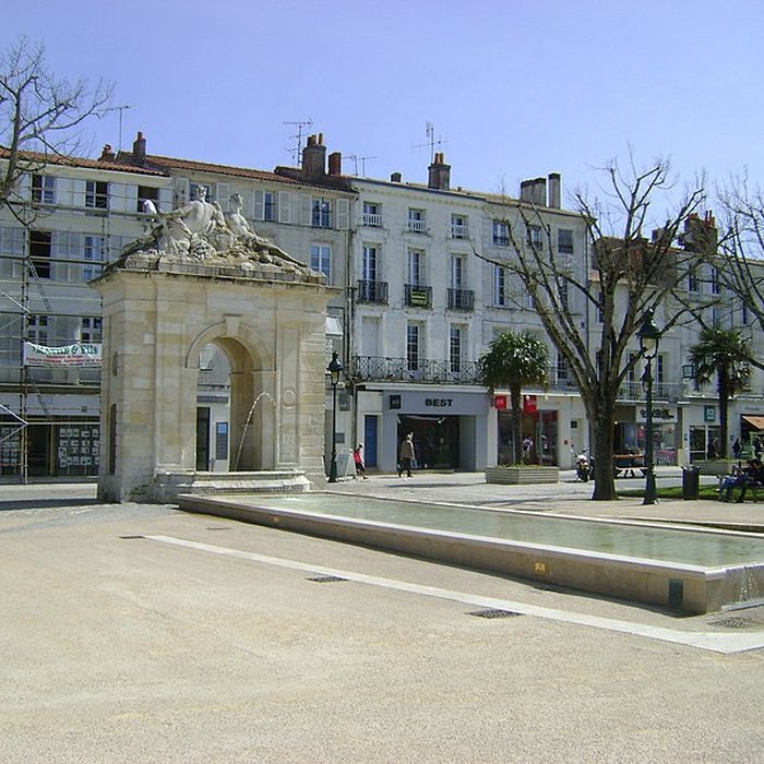 Photo de Fontaine de la place Colbert à Rochefort