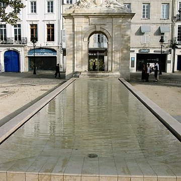 Fontaine de la place Colbert à Rochefort