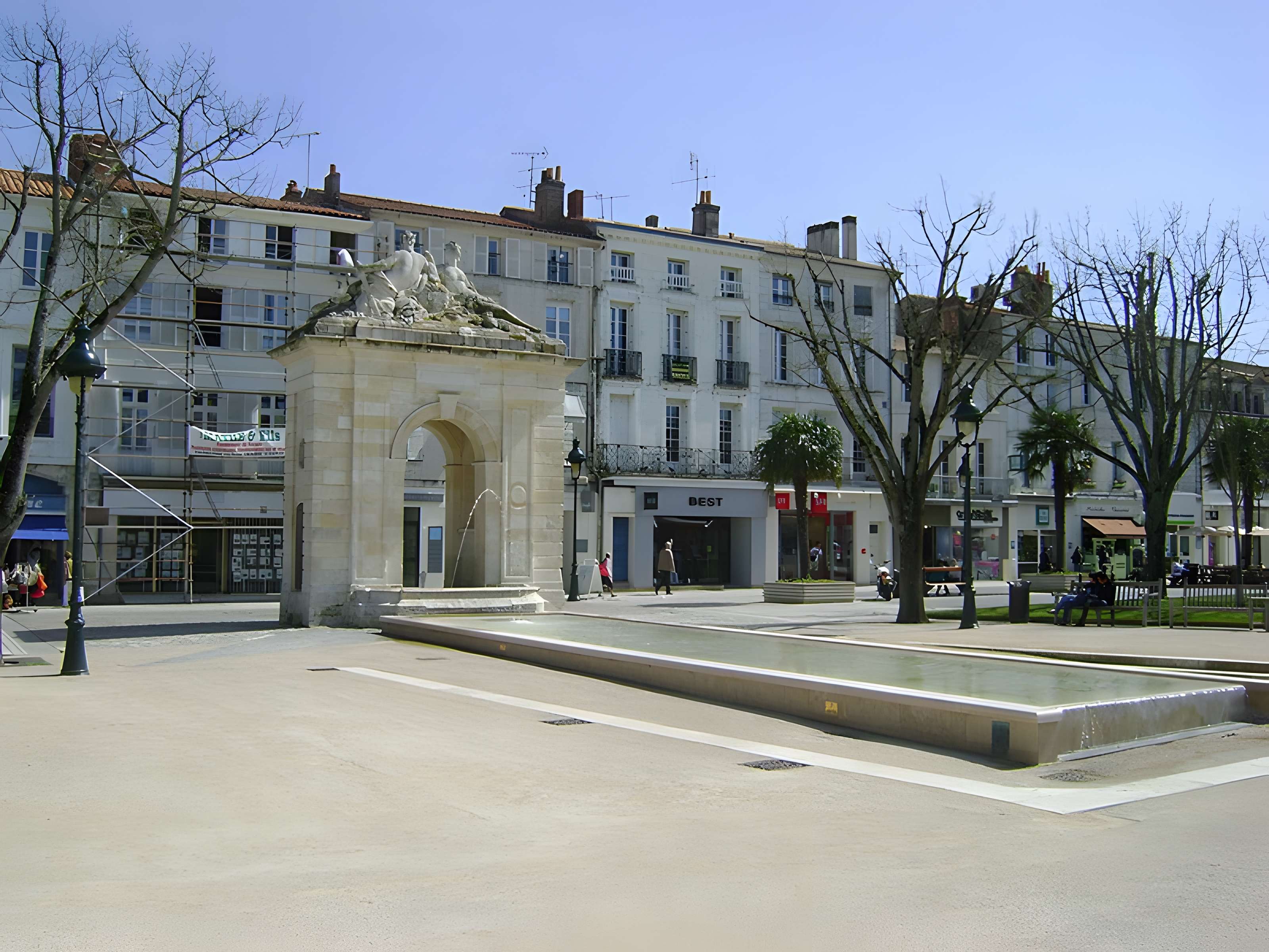 Fontaine de la place Colbert à Rochefort