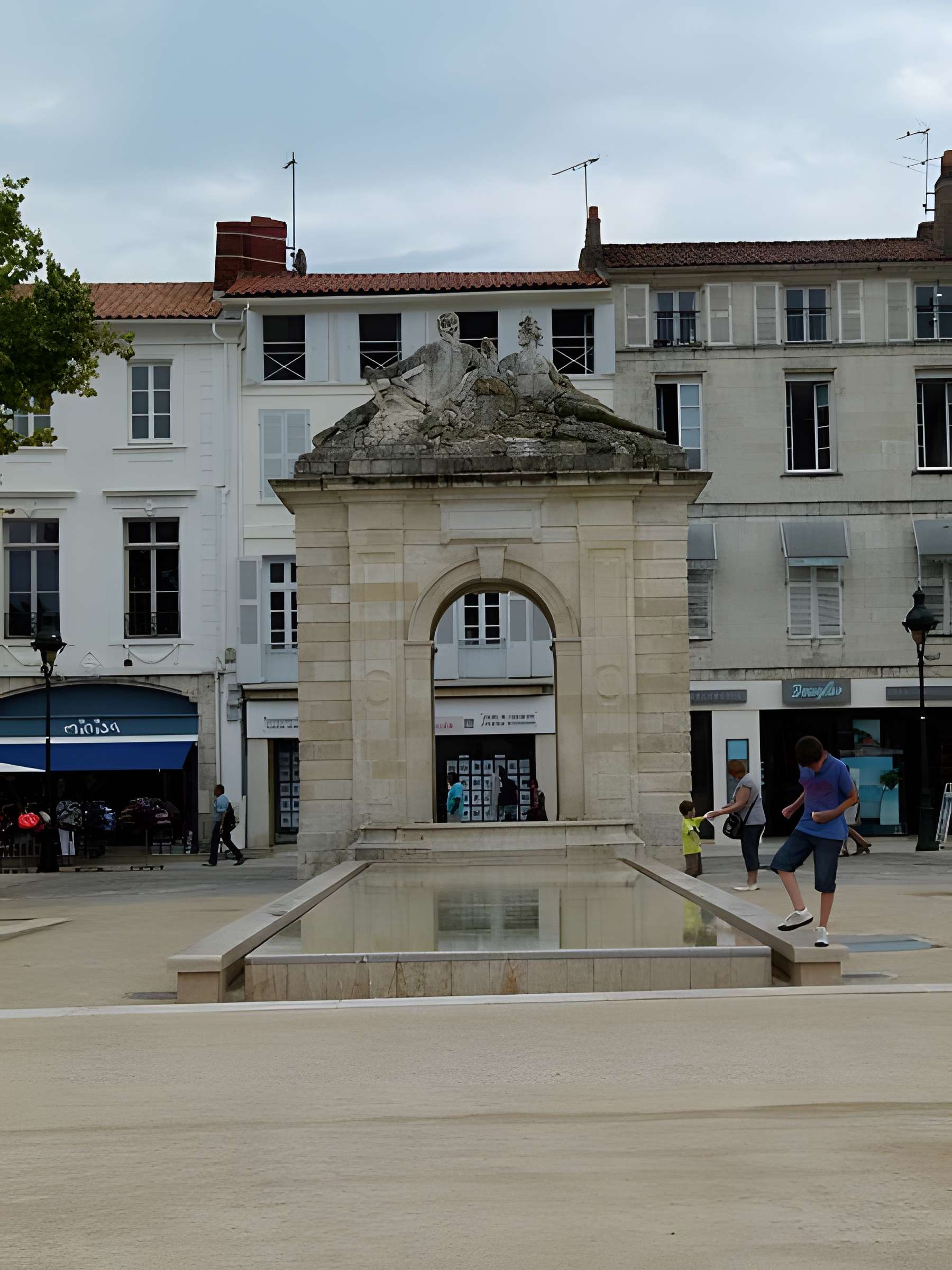 Fontaine de la place Colbert à Rochefort