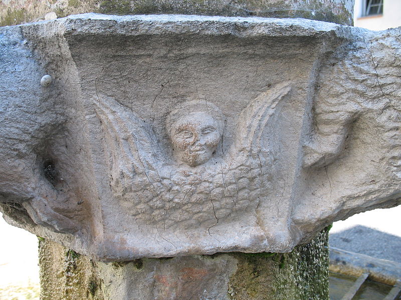 Fontaine de la place de la Mairie de Besse-sur-Issole