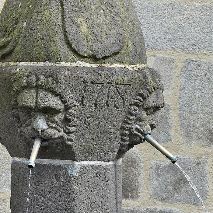 Photo de Fontaine de la place de lAncienne-Halle à Aubusson