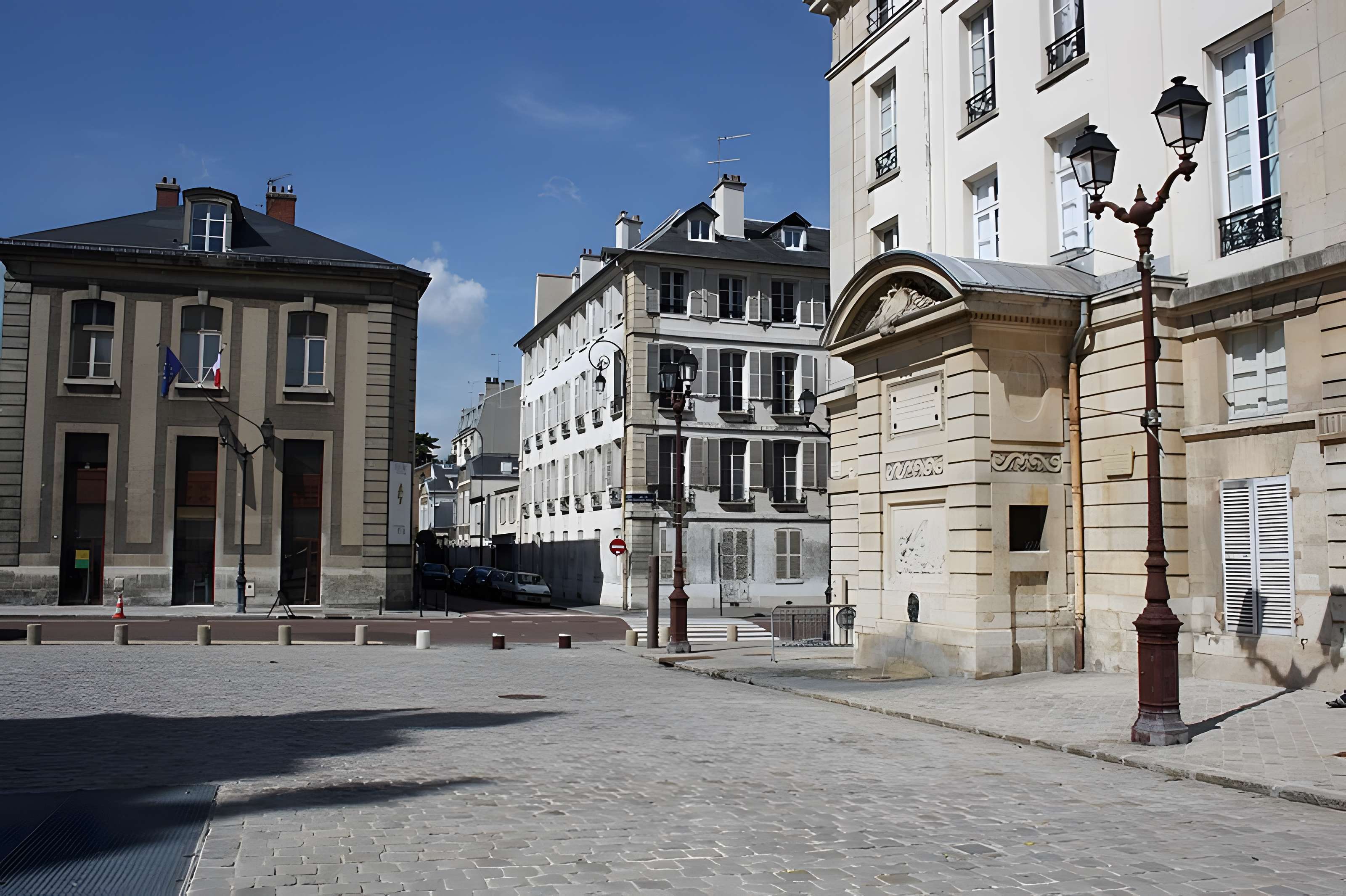Fontaine de la place Saint-Louis de Versailles