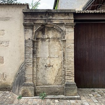 Fontaine de la rue dAvril à Cluny