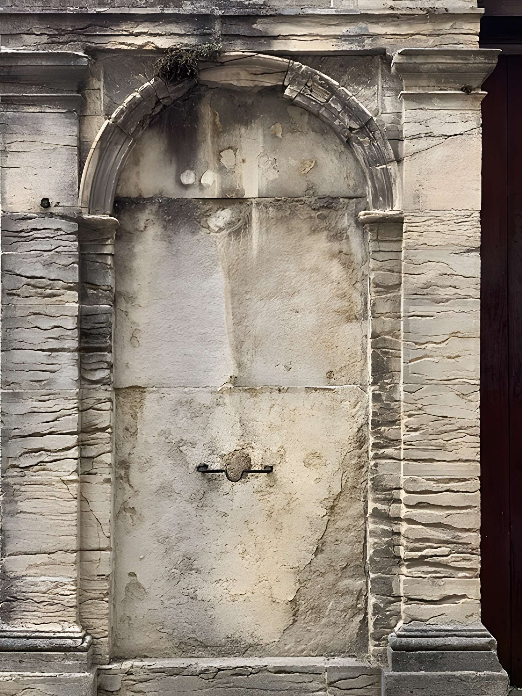 Fontaine de la rue d'Avril à Cluny
