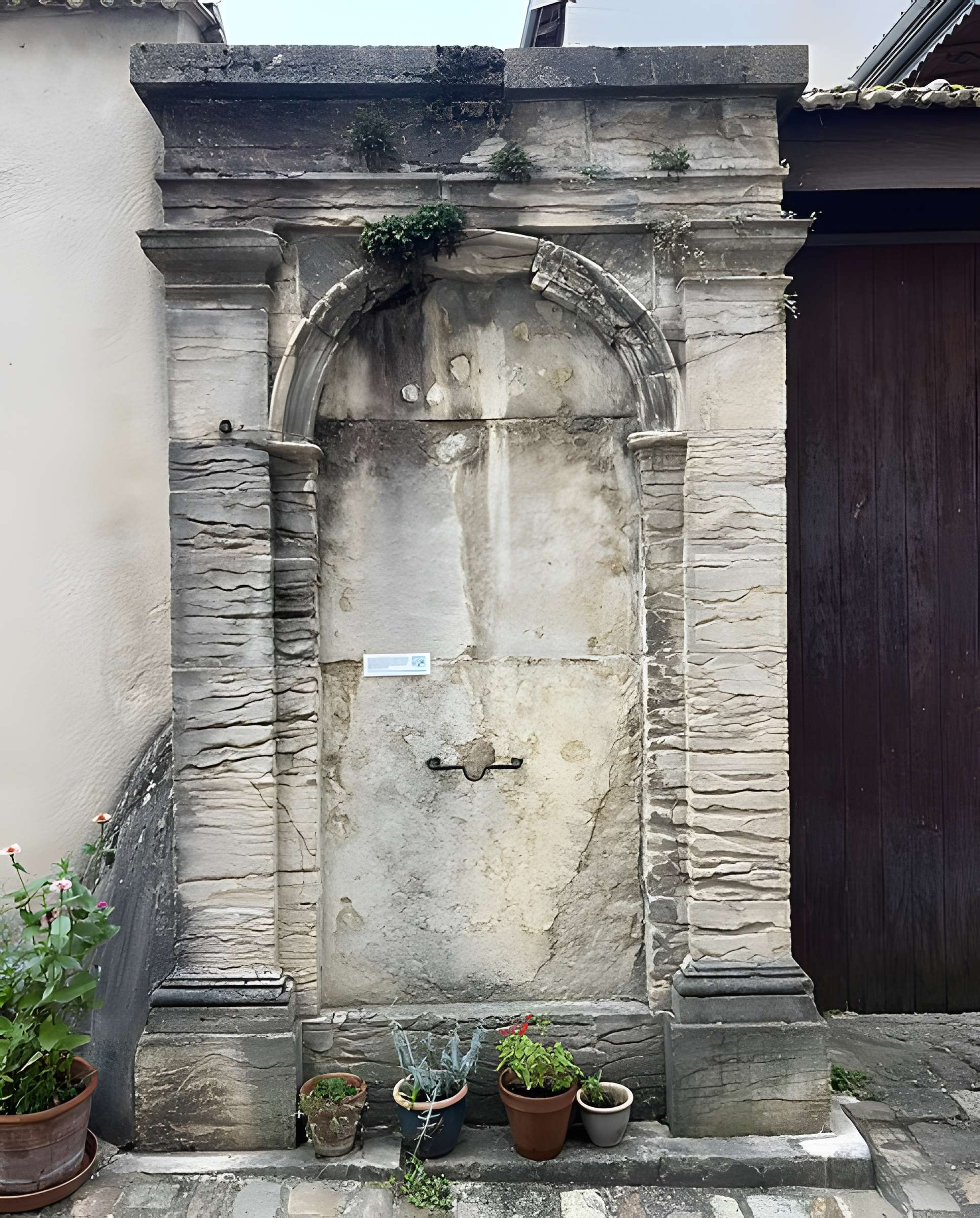 Fontaine de la rue d'Avril à Cluny