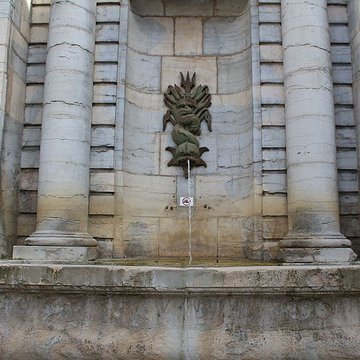Fontaine de la Sirène à Poligny