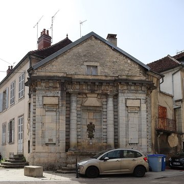 Fontaine de la Sirène à Poligny