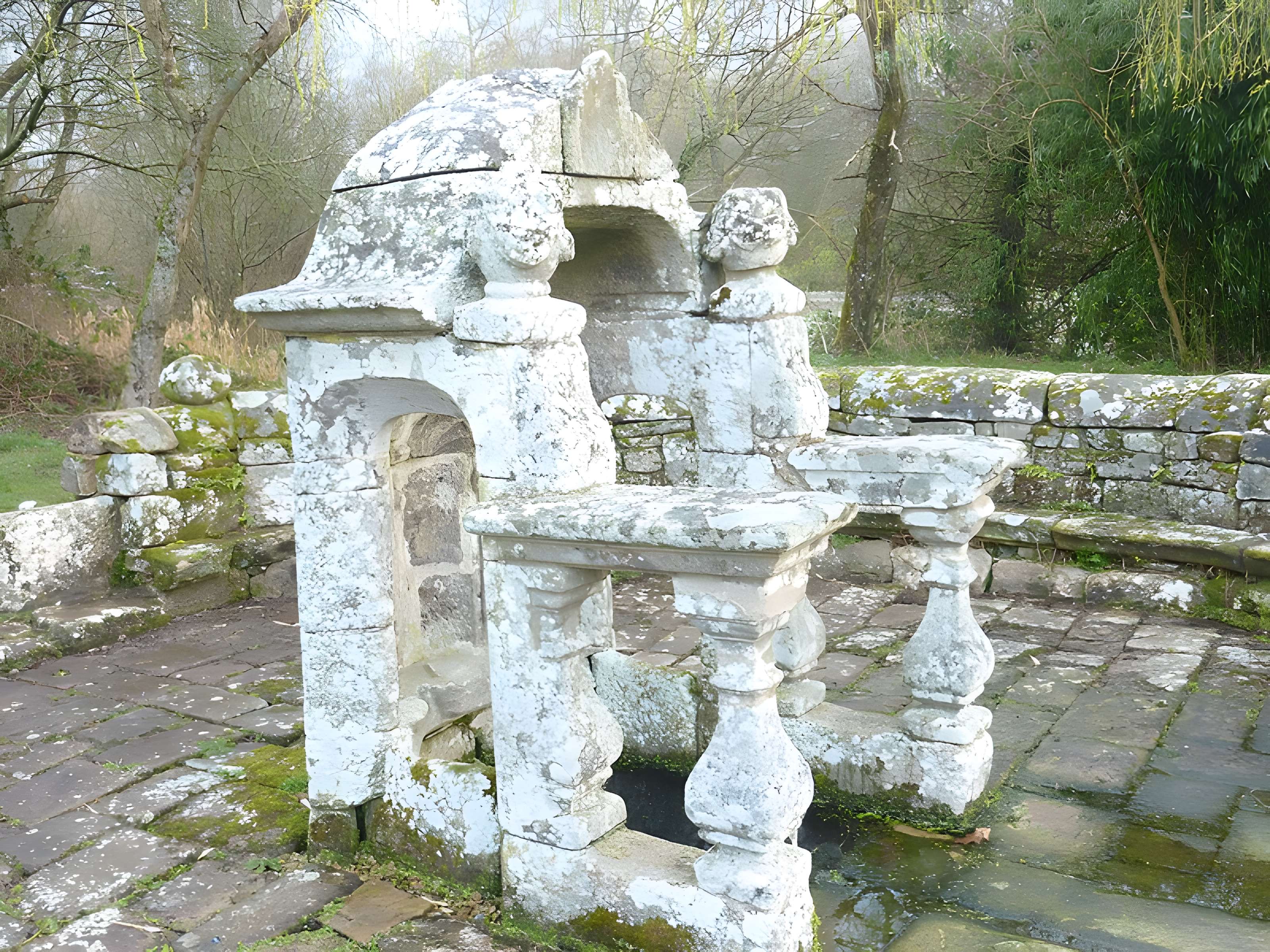 Fontaine de la Trinité-Bezver à Langonnet